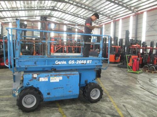 Genie GS-2668-IC Diesel Scissor Lift (1999)