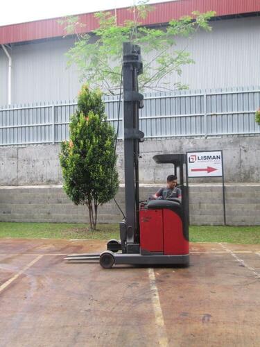 Linde R-16-S-HD Electric Reach Truck (2005)