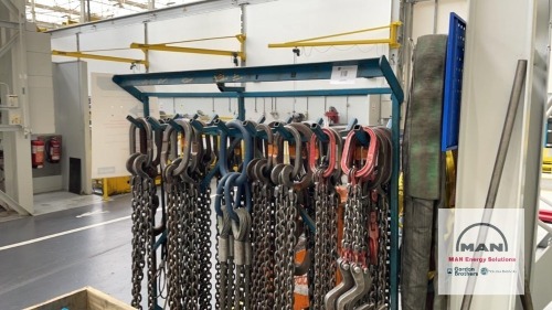 Quantity Of Various lifting equipment. To include chains, brackets and more