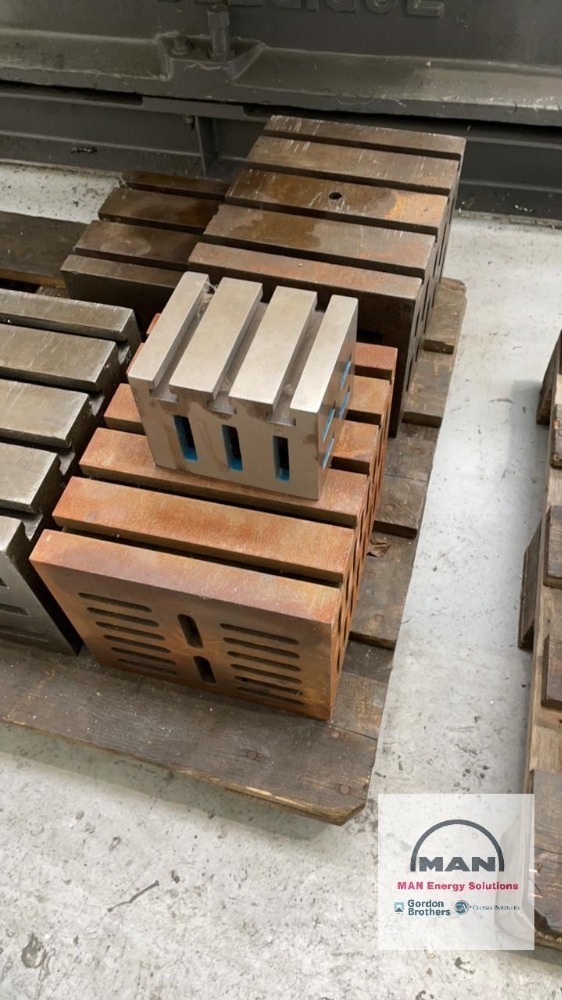 5 x various slotted boxes