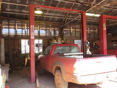 AMMCO ACD210S 5 TON CAR LIFT, S/N:1050000067754, (ADJACENT TO MAIN MECHANIC SHOP)