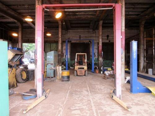 CHALLENGER E10 10,000 LB. CAR LIFT, (AUTO SHOP)