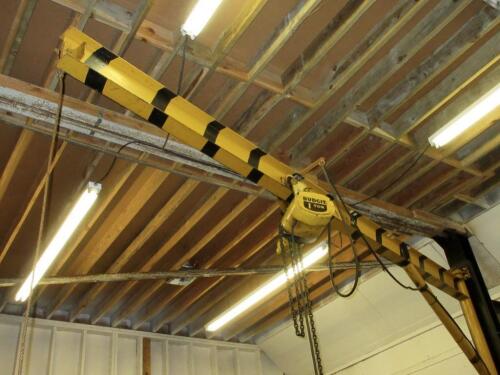 BUDGIT 1 TON HOIST W/ BOOM, (ADJACENT TO MAIN MECHANIC SHOP) (ADJACENT TO MAIN MECHANIC SHOP)