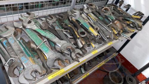 LARGE QUANTITY OF DOUBLE ENDED SPANNERS