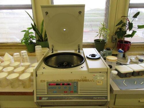 BECKMAN COULTER ALLEGRA 25R CENTRIFUGE W/ BECKMAN COULTER TA-14-50 14,000 RPM ROTOR, (LAB)