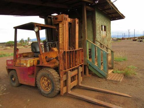 1988 NISSAN P8000 FORKLIFT, PNEUMATIC TIRES, 3000LB CAPACITY, 6187 HRS., (NO KEY), (HC&S No. 644)