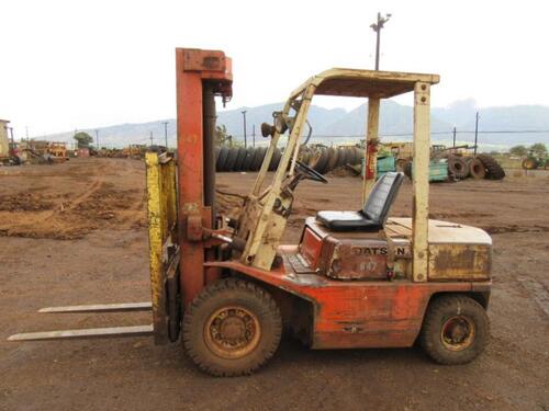 1984 NISSAN PF02A25V GAS FORKLIFT, 3100 LB. CAPACITY, 275 HRS., PNEUMATIC TIRES, VIN/SERIAL:PF02022901, (HC&S No. 647)