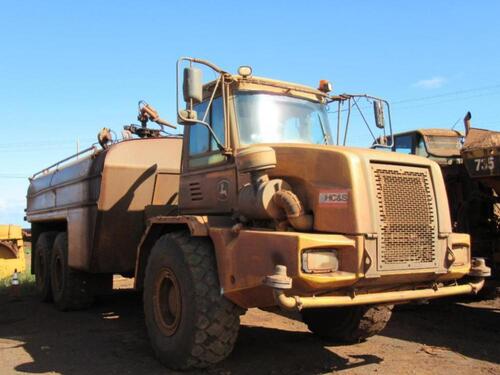 2011 JOHN DEERE 300D ARTICULATED WATER TRUCK, 7,000 GALLON, 13910 HRS., 78,683 MILES, VIN/SERIAL:DW300DW619814, (HC&S No.3354)