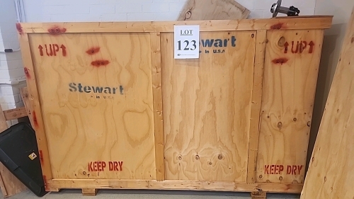 STEWART VISTASCOPE EVO SNOMATTE 100 FILM SCREEN SYSTEM IN CRATE