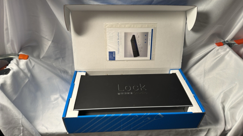 LOT OF (1) VICON LOCK AND (1) D-LINK
