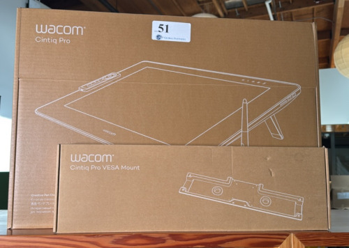 WACOM CINTIQ PRO DISPLAY WITH VESA MOUNT NEW IN BOX