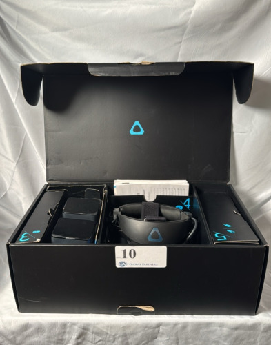 HTC COSMOS ELITE HEADSET KIT WITH CONTROLLERS BASE STATIONS AND HDMI INTERFACE