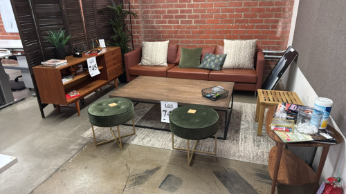 Office furniture with assorted accessories