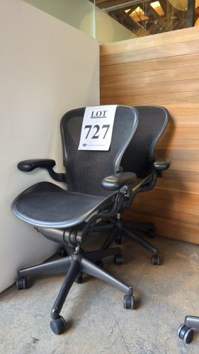 Lot of (2) Herman miller aeron chairs, MEDIUM, 1 LEVER