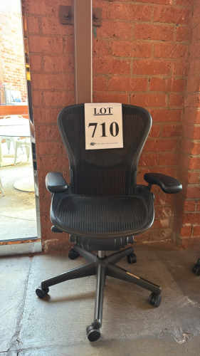Herman miller aeron chair, MEDIUM, 3 LEVERS