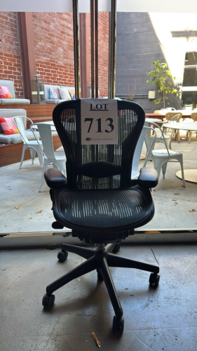 Herman miller aeron chair, MEDIUM, 3 LEVERS
