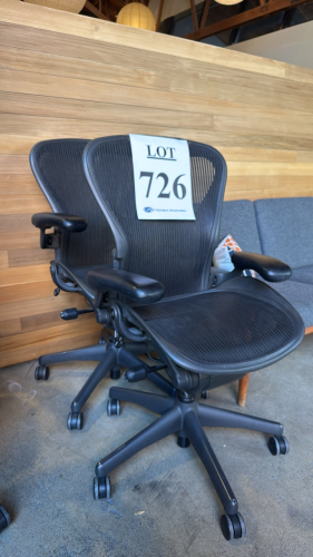 Lot of (2) Herman miller aeron chairs, MEDIUM, 1 LEVER