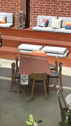 Outdoor dining table with (6) chairs