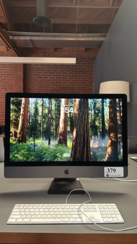 APPLE IMAC PRO MODEL A1862 WITH KEYBOARD