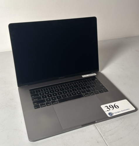APPLE MACBOOK PRO MODEL A1990
