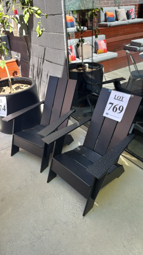 Lot of (2) patio chairs