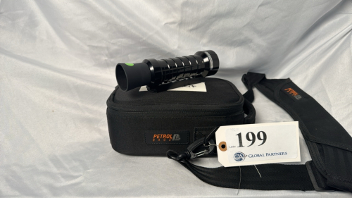 COLORIMETRY RESEARCH INC CR-100 TRISTIMULUS COLORIMETER/PHOTOMETER WITH MOUNT AND CARRYING CASE