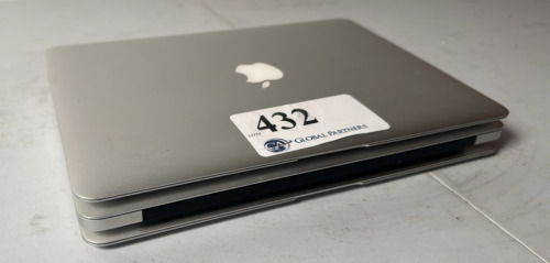 LOT OF (3) APPLE MACBOOK AIR MODEL A1466 FOR PARTS