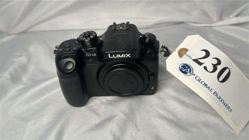 PANASONIC DMC-GH4 CAMERA, (ONLY CAMERA AND BATTERY)