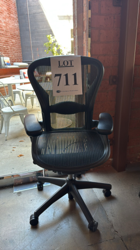 Herman miller aeron chair, MEDIUM, 3 LEVERS