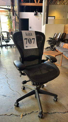 Herman miller aeron chair, MEDIUM, 3 LEVERS