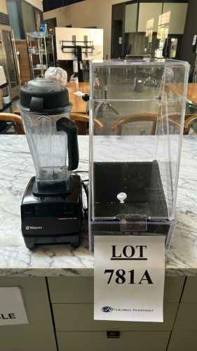 VITAMIX TURBOBLEND TWO SPEED MODEL: VM0102 W/ CASE
