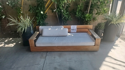 LOT OF (2) OUTDOOR COUCHES AND ASSORTED POTTED PLANTS