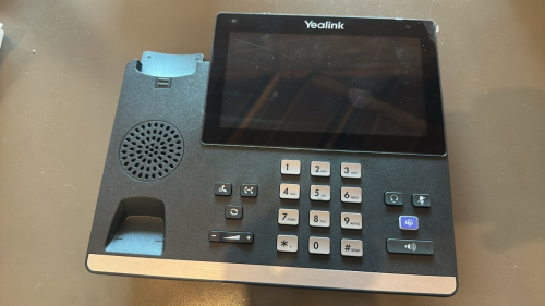 LOT OF 42 YEALINK SMART BUSINESS PHONES MODEL MP56