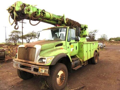 2004 INTERNATIONAL 7300 4X2 DIGGER DERRICK TRUCK, WITH ALTEC DM47T DIGGER DERRICK, 136 MILES, 4800 HRS, VIN/SERIAL:1HTWBAAR24J089242, LICENSE:587MDA, W/TITLE, (HC&S No. 593)