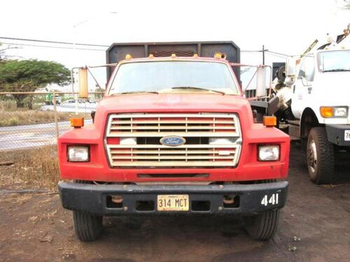 1990 FORD F700 FLATBED STAKE BODY, 128,640 MILES, VIN/SERIAL:1FDXK74P4LVA07884, LICENSE:314MCT, W/TITLE, (HC&S No. 441)