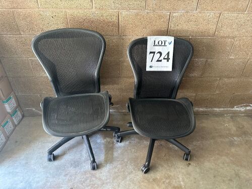 2 Herman miller aeron, MEDIUM, 1 LEVER BROKEN LEVER BROKEN SEAT