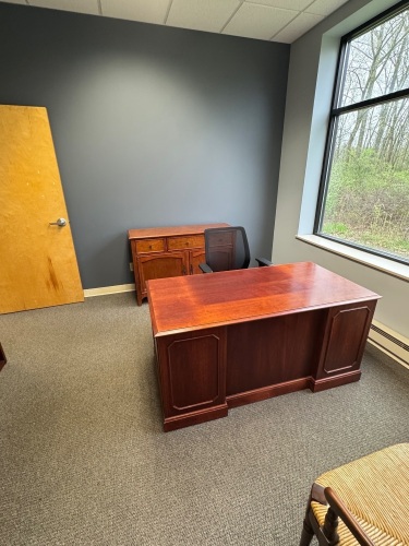 CONTENTS OF OFFICE, DESK WITH CREDENZA, OFFICE CHAIRS, AND BOOKCASES