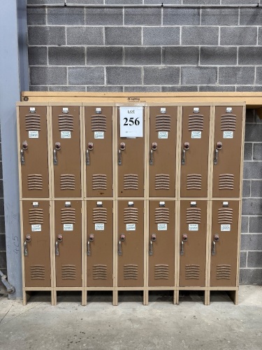 INTERIOR 14 PERSON DOUBLE TIER METAL LOCKERS