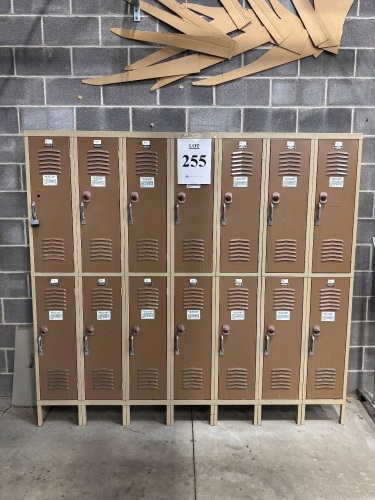 INTERIOR 14 PERSON DOUBLE TIER METAL LOCKERS