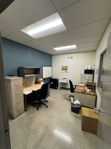(LOT) CONTENTS OF OFFICE, DESKS, CHAIRS, CABINETS, LOCKERS, AND REFRIGERATOR