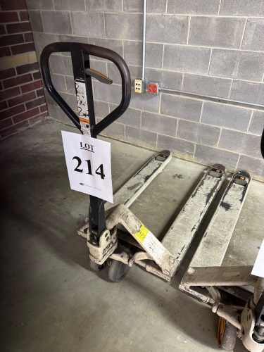 CROWN 5,000 POUND CAPACITY PALLET JACK