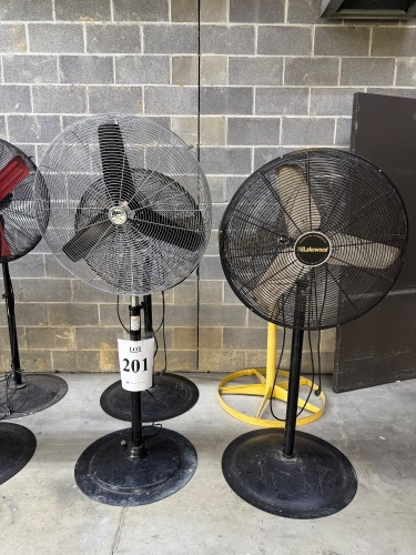(4) ASSORTED 32" INCH INDUSTRIAL FANS