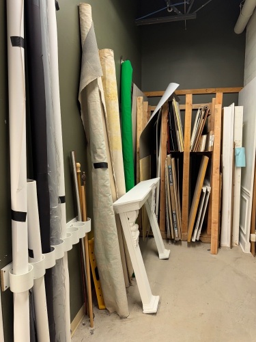 (LOT) ASSORTED STUDIO BACKGROUNDS