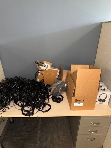 (LOT) ASSORTED LOGITECH USB COMPUTER HEADSETS