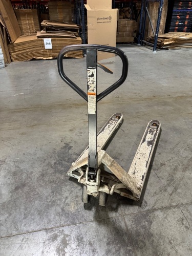 CROWN 5,000 POUND CAPACITY PALLET JACK
