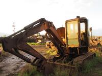 CATERPILLAR 304 MINI-EXCAVATOR, 5520 HRS., VIN: CAT00304ANAD00233, MISSING PARTS, (FIELD EQUIPMENT YARD)