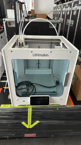 Ultimaker S3 3D Printer With supplies