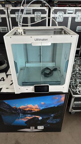 UltiMaker S5 3D Printer with supplies