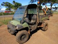 2013 JOHN DEERE 825i GATOR XUV, 8,600 MILES, 980 HRS., (LOOSE SPRING IN GEAR HANDLE), VIN/SERIAL:1M0825GSLDM061941, MODEL:825 GAS XUV, SERVICE LIGHT ONE, NEEDS SERVICE, (HC&S No. 170)