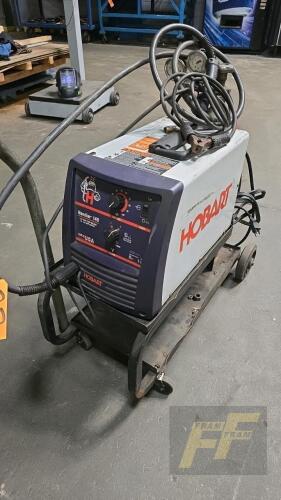HOBART Handler 140 115V Wire Feed Welder 25-140 Amp Output